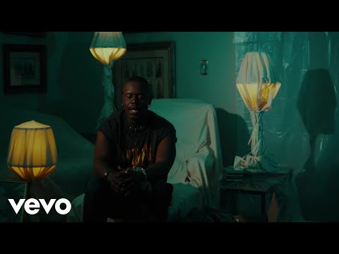 Lloyiso – Scary (HD Video)